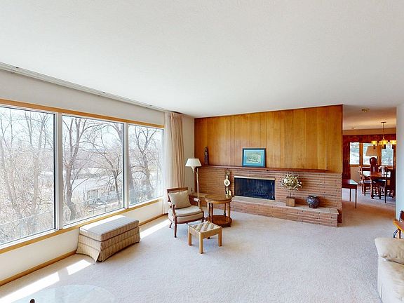 2nd image of 18 Vista Dr