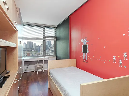 Sold by Sotheby's International Realty | media 8