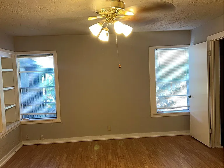411 E Alabama St — Photo 21
