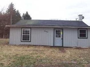 2745 Hillcrest Dr, Ionia, MI 48846