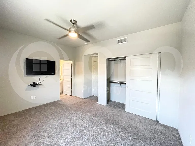 833 E Park Modern Dr — Photo 13