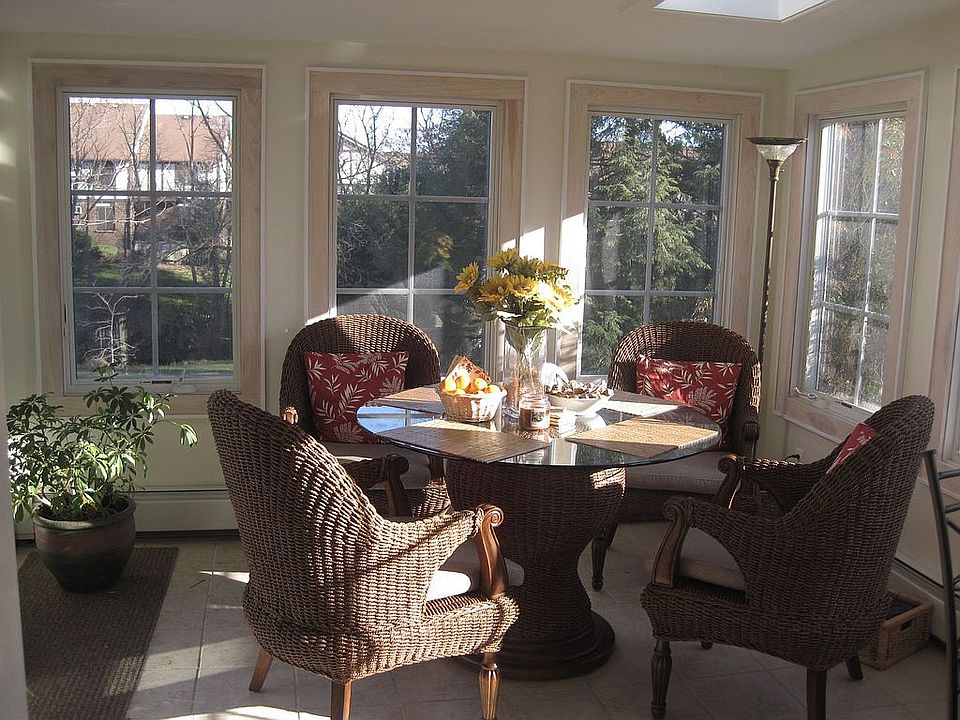1st image of 44 Meadowbrook Dr