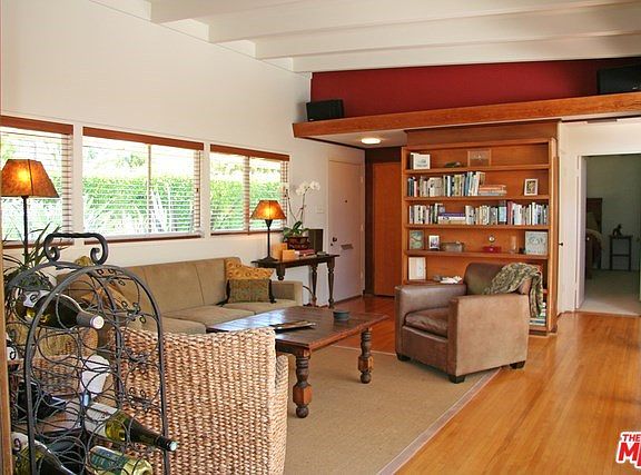 4th image of 630 Georgina Ave