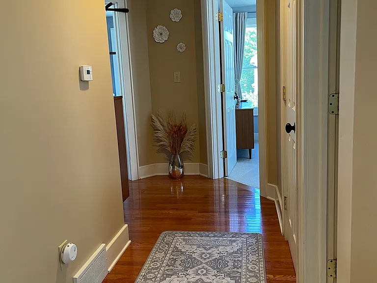 31 Mumford St #LOWER — Photo 8