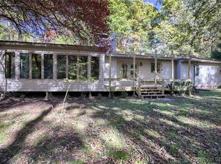 8711 Indian Rd, Gloucester, VA 23061