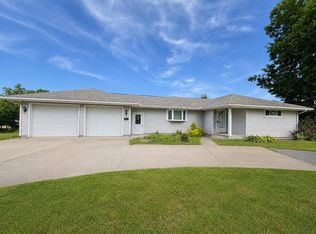15115 Lake Ave, Middlefield, OH 44062