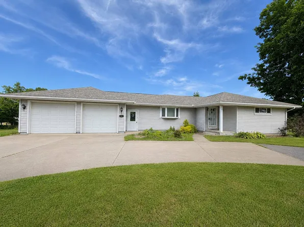15115 Lake Ave, Middlefield, OH 44062