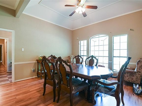 5th image of 3001 Greenbrook Dr