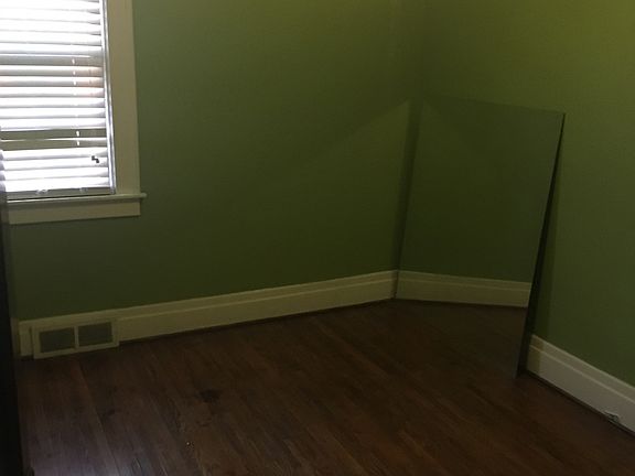 5th image of 1084 E Delavan Ave
