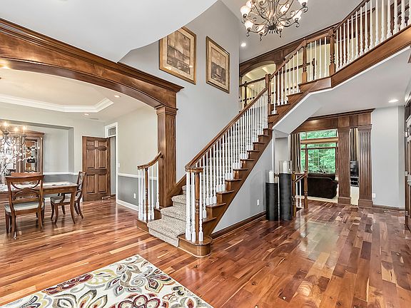 2nd image of 2683 Aikin Cir N