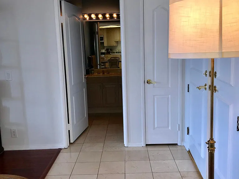 8349 Blackburn Ave #302 — Photo 51