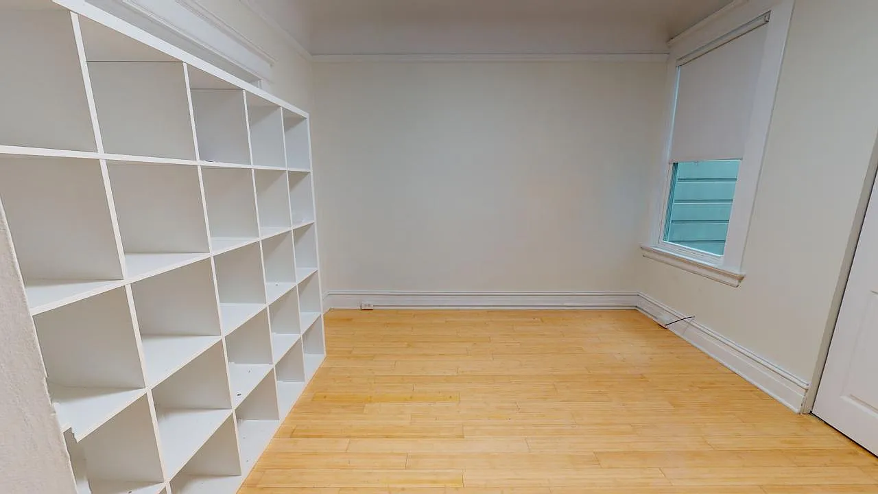 1 bed, 1.5 bath, 1300 sqft, $1,300 — Photo 1
