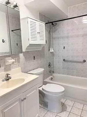 Rented by Capri Jet Realty Corp | media 20