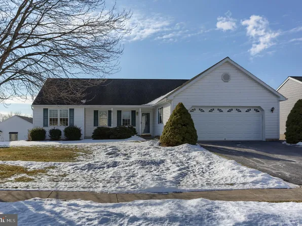 12 Greenbriar Dr #L-0430, Myerstown, PA 17067