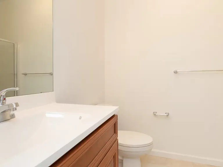 Kensington Manor — Photo 10
