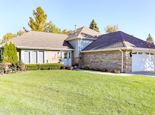 8302 Regency Ct, Willow Springs, IL 60480