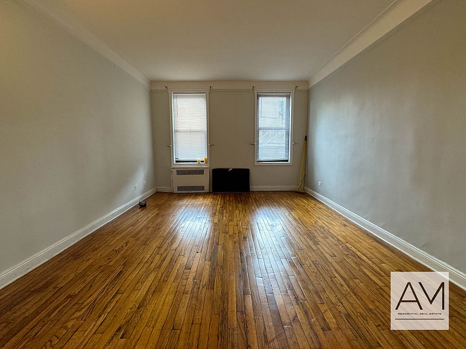 1st image of 2147 E 17th St #10