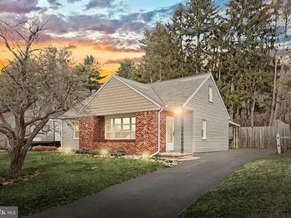 1331 Canterbury Ln, York, PA 17406