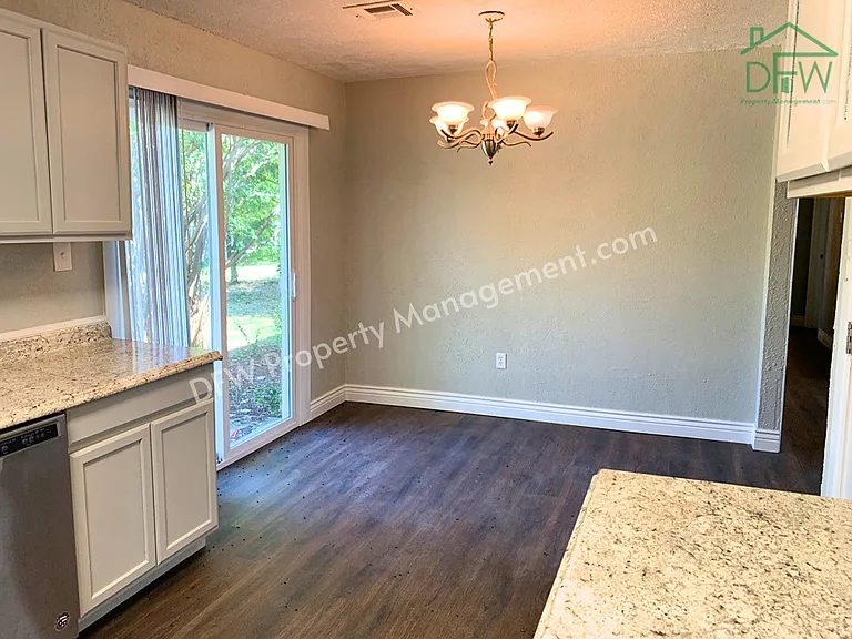 2709 NW Hilltop Dr — Photo 4