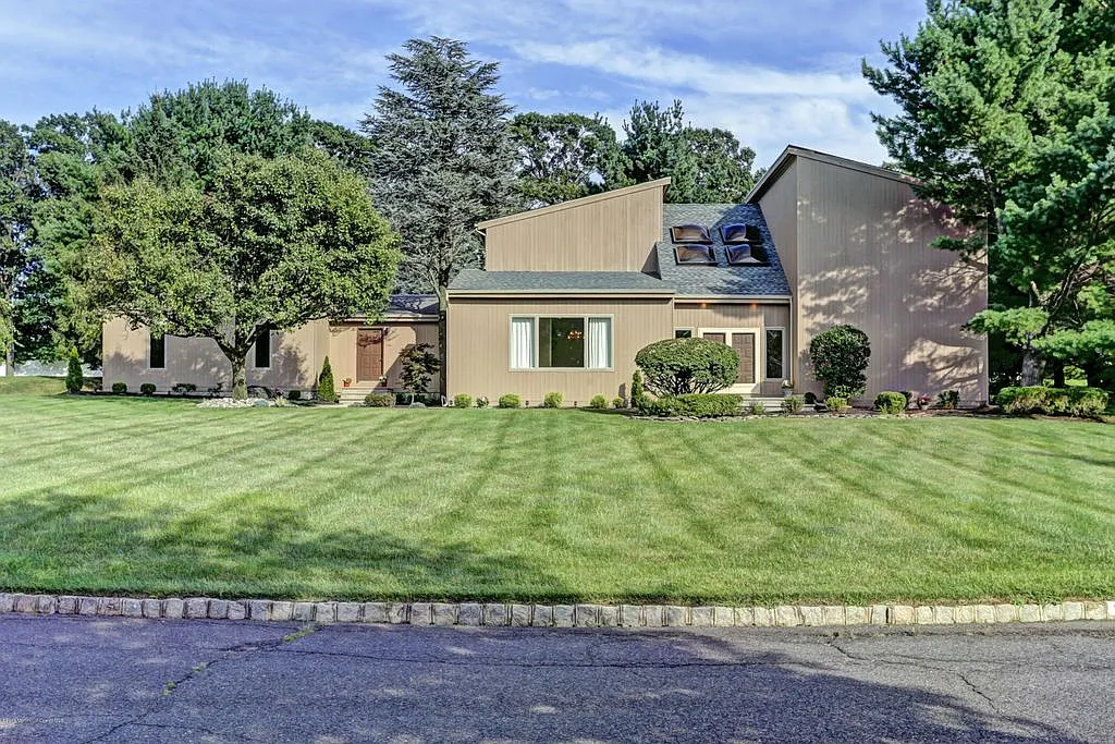12 Cottonwood Ln E photo 1
