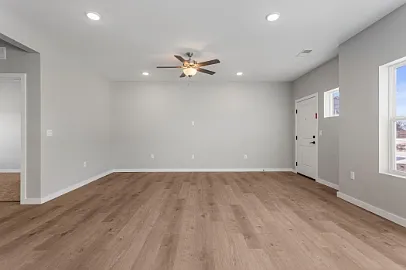 2 bed, 1000 sqft, $1,525 — Photo 4