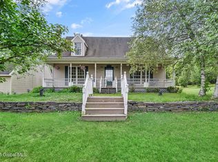 18 Johnson Lane, Averill Park, NY 12018