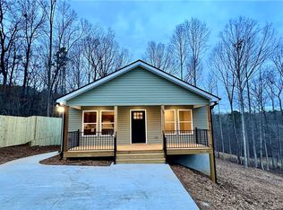 109 Ledbetter Ln, Walhalla, SC 29691