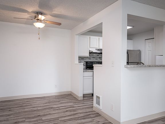 Riverwood | Dining Room with Ceiling Fan
