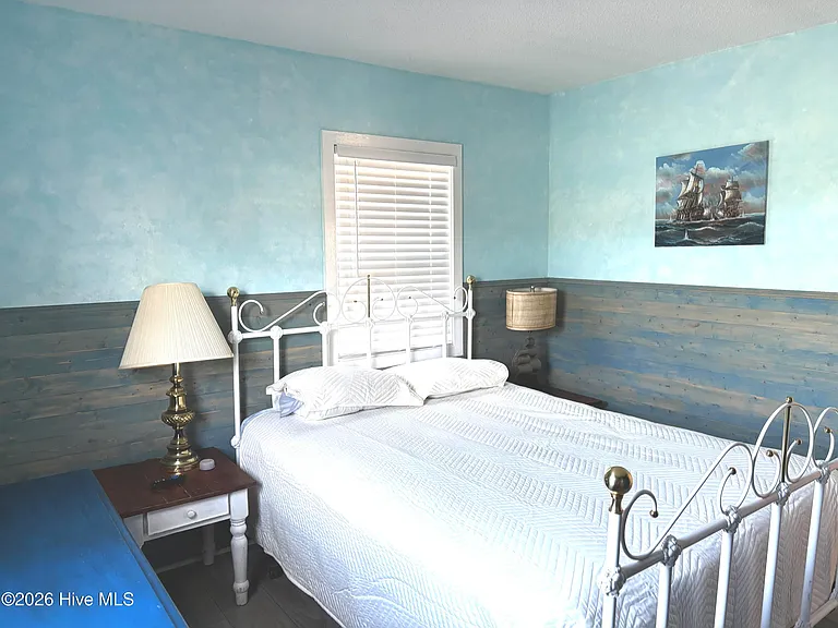 302 N Shores Rd — Photo 16