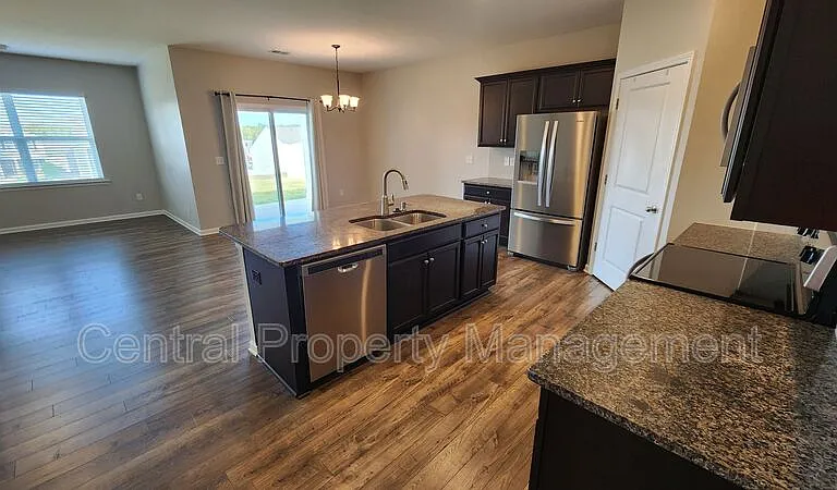 731 Liberty Walk Ln — Photo 14