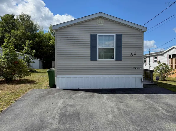 81 Thomson Dr, Bridgewater, NS B4V 4E1