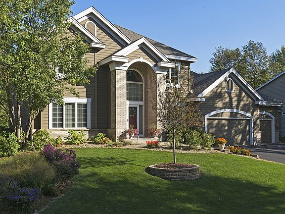 2nd image of 460 Upland Ln N