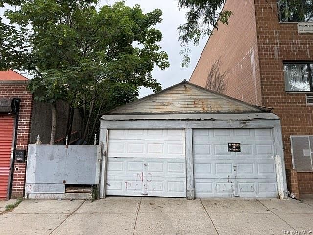 1st image of 2407 Halsey Street
