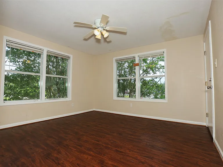 256 E Pecan Ln #3 — Photo 3