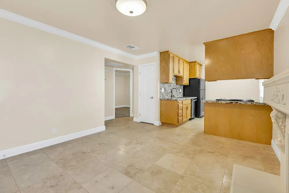 2 bed, 665 sqft, $1,675 — Photo 2