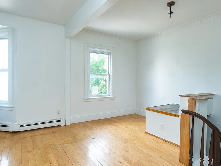 74 Vernon St #2A — Photo 4