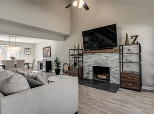 9809 W 83rd Ter, Overland Park, KS 66212