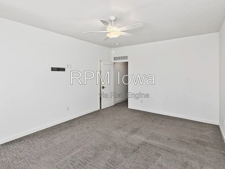 244 E Center St — Photo 26