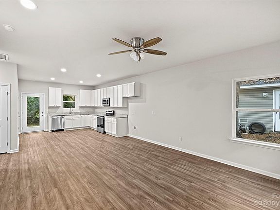 5th image of 118 W 6th Ave