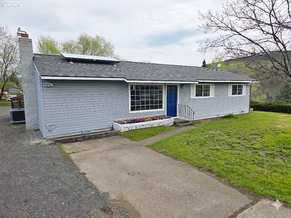 1st image of 1027 Sunflower St W