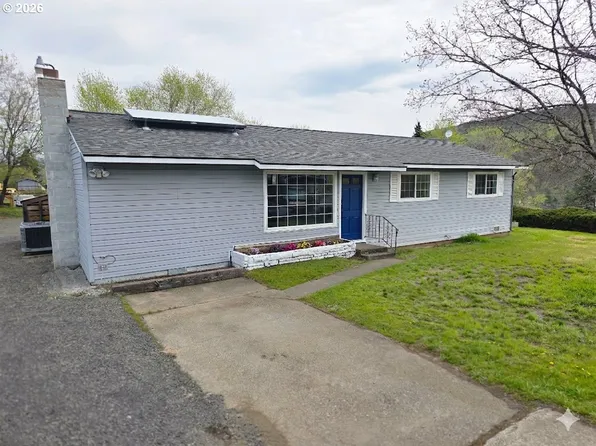 1027 Sunflower St W, The Dalles, OR 97058