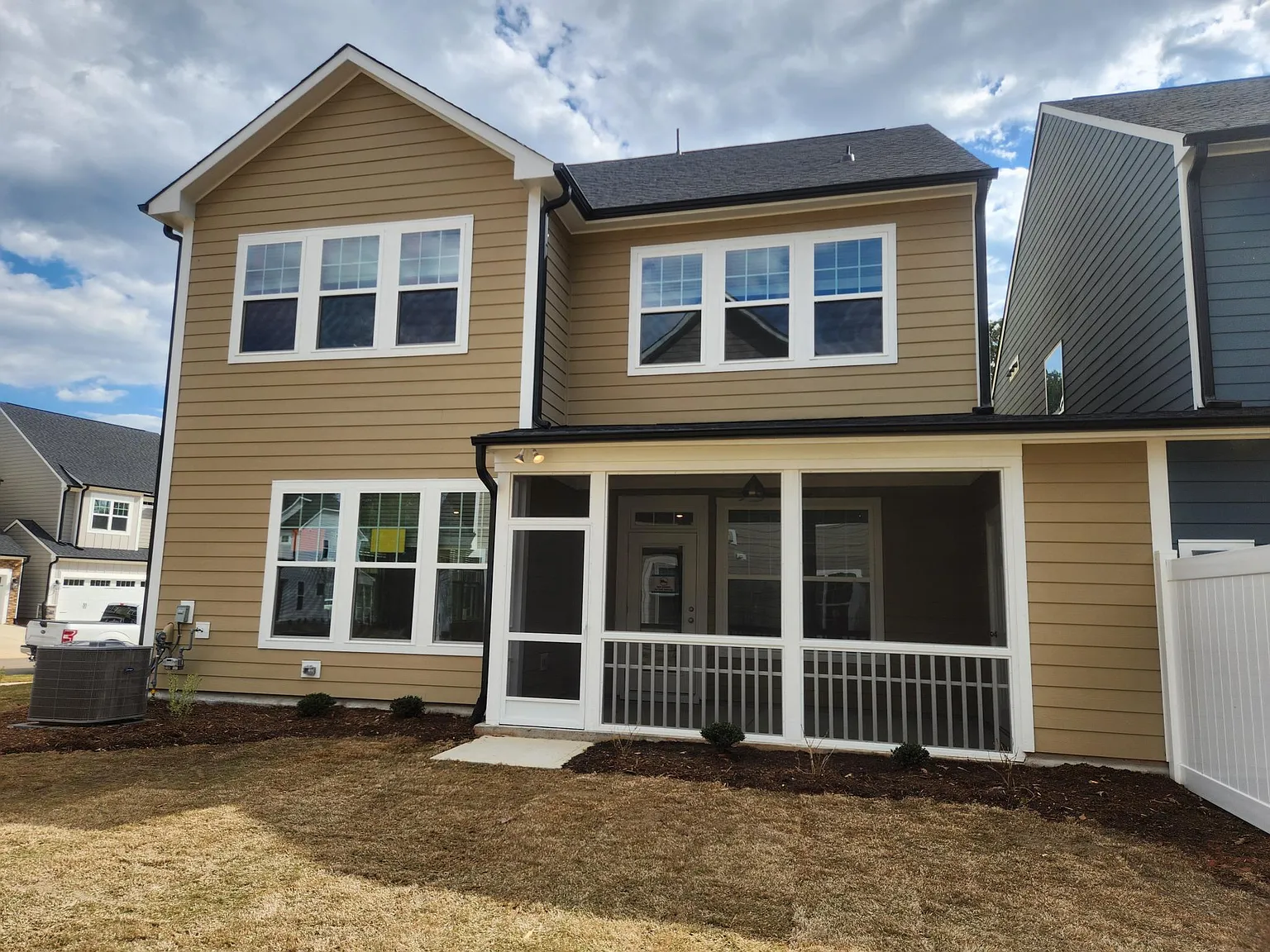 4 bed, 2569 sqft, $3,600 — Photo 4