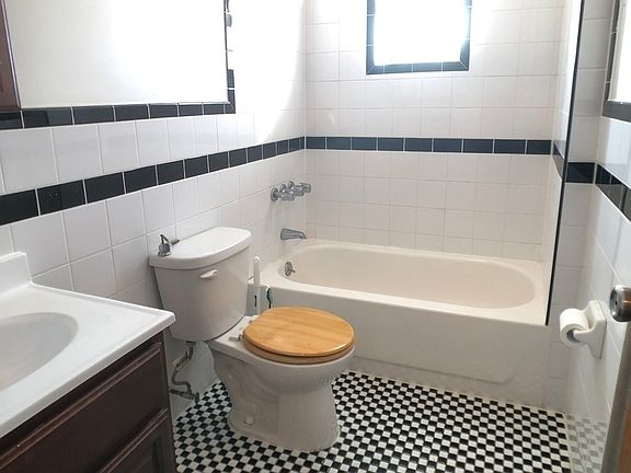 5th image of 1012 Ocean Ave #E6