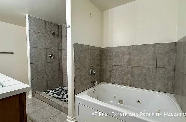 8501 W Mitchell Dr — Photo 13