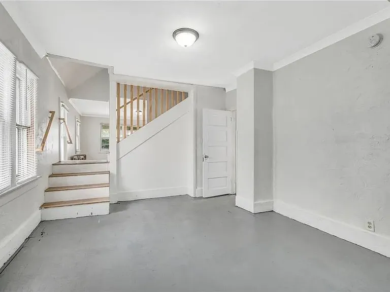 628 Parkway Dr — Photo 17