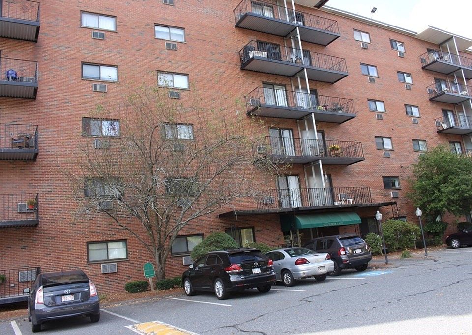 1st image of 1321 Worcester Rd APT 612