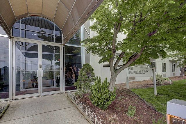 1st image of 115 Polifly Rd APT 4B