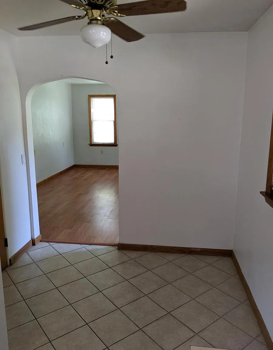 2 bed, $1,100 — Photo 3