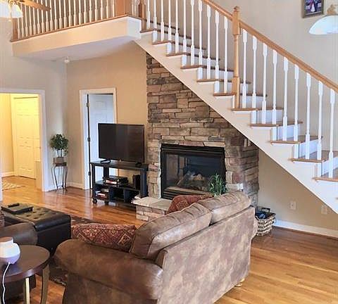 4th image of 233 Linkside Ct SE