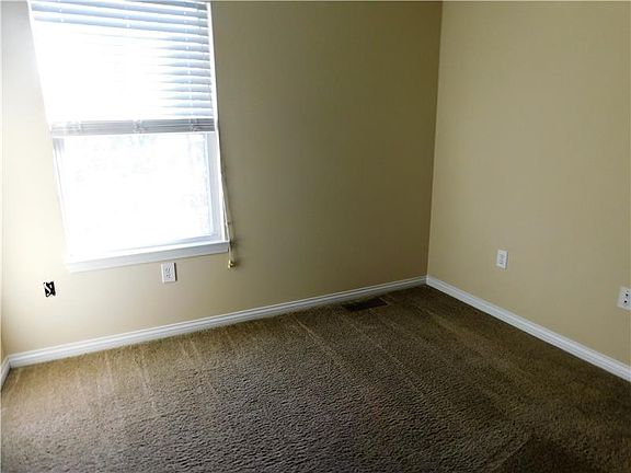 5th image of 6512 Oak Crest Dr